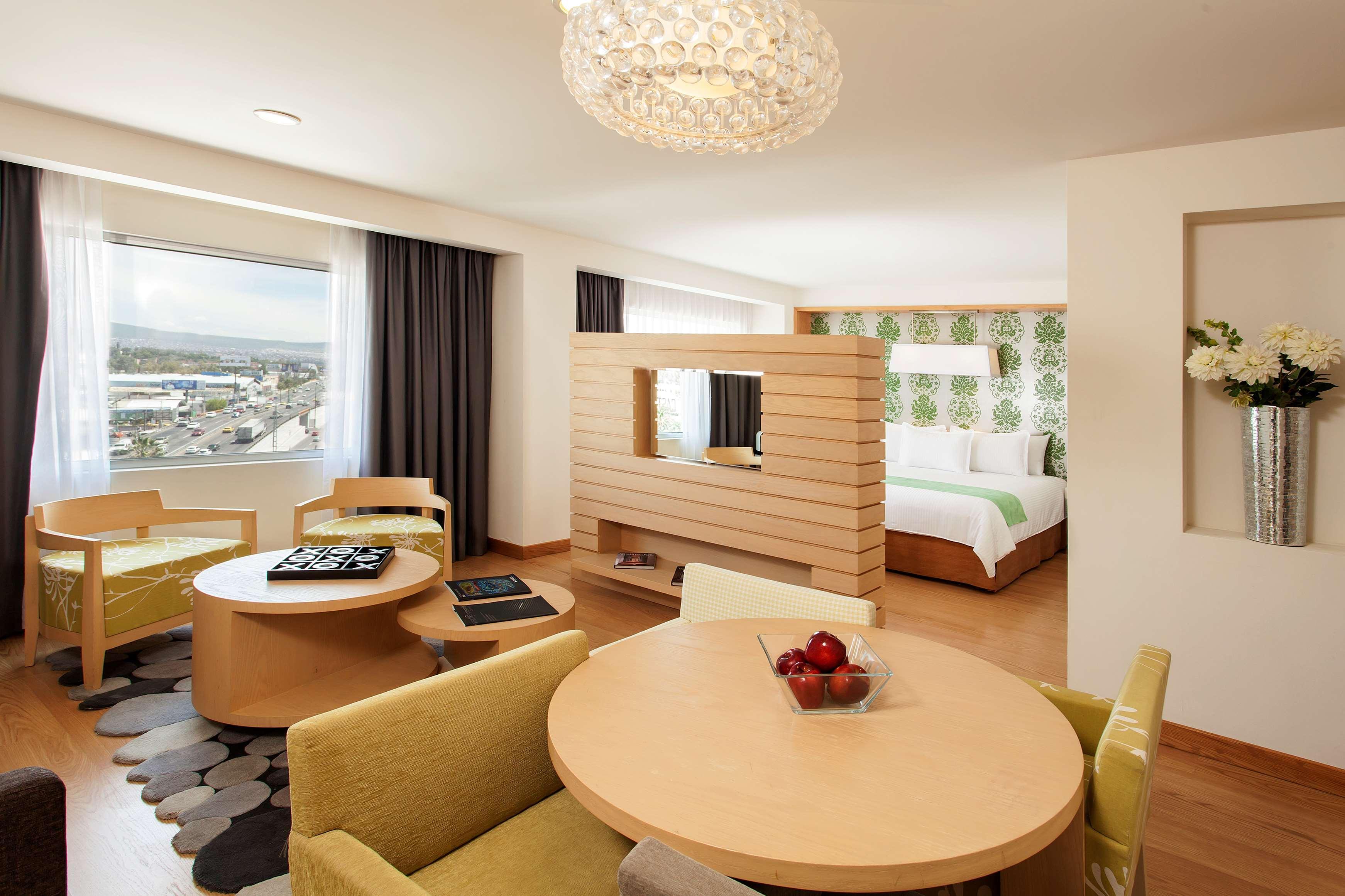 Nh Queretaro Hotel Екстериор снимка
