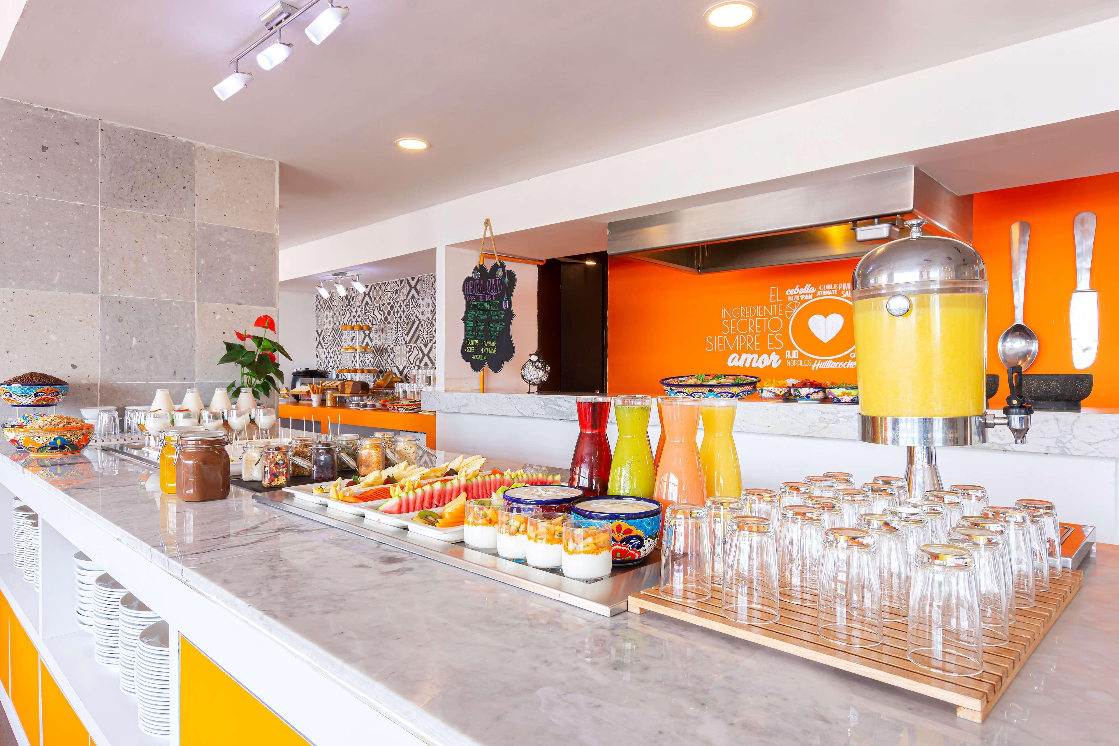 Nh Queretaro Hotel Екстериор снимка