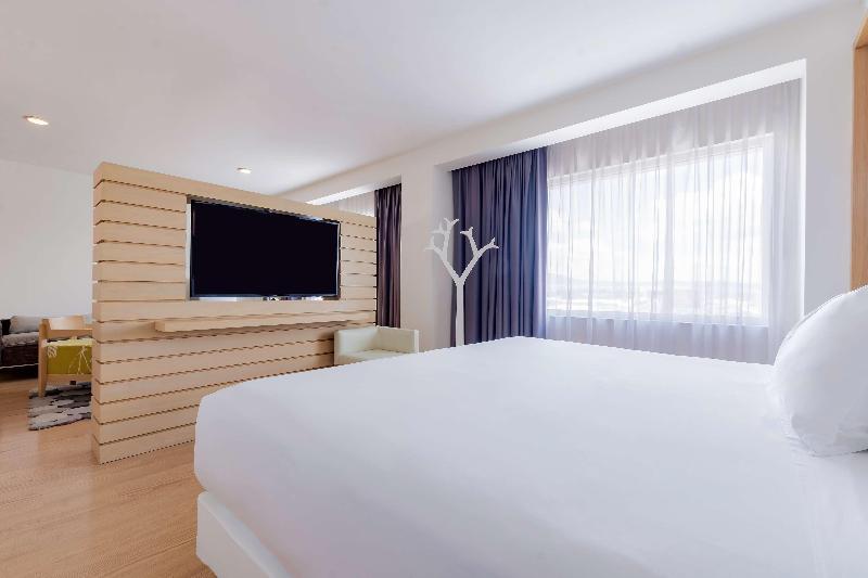 Nh Queretaro Hotel Екстериор снимка
