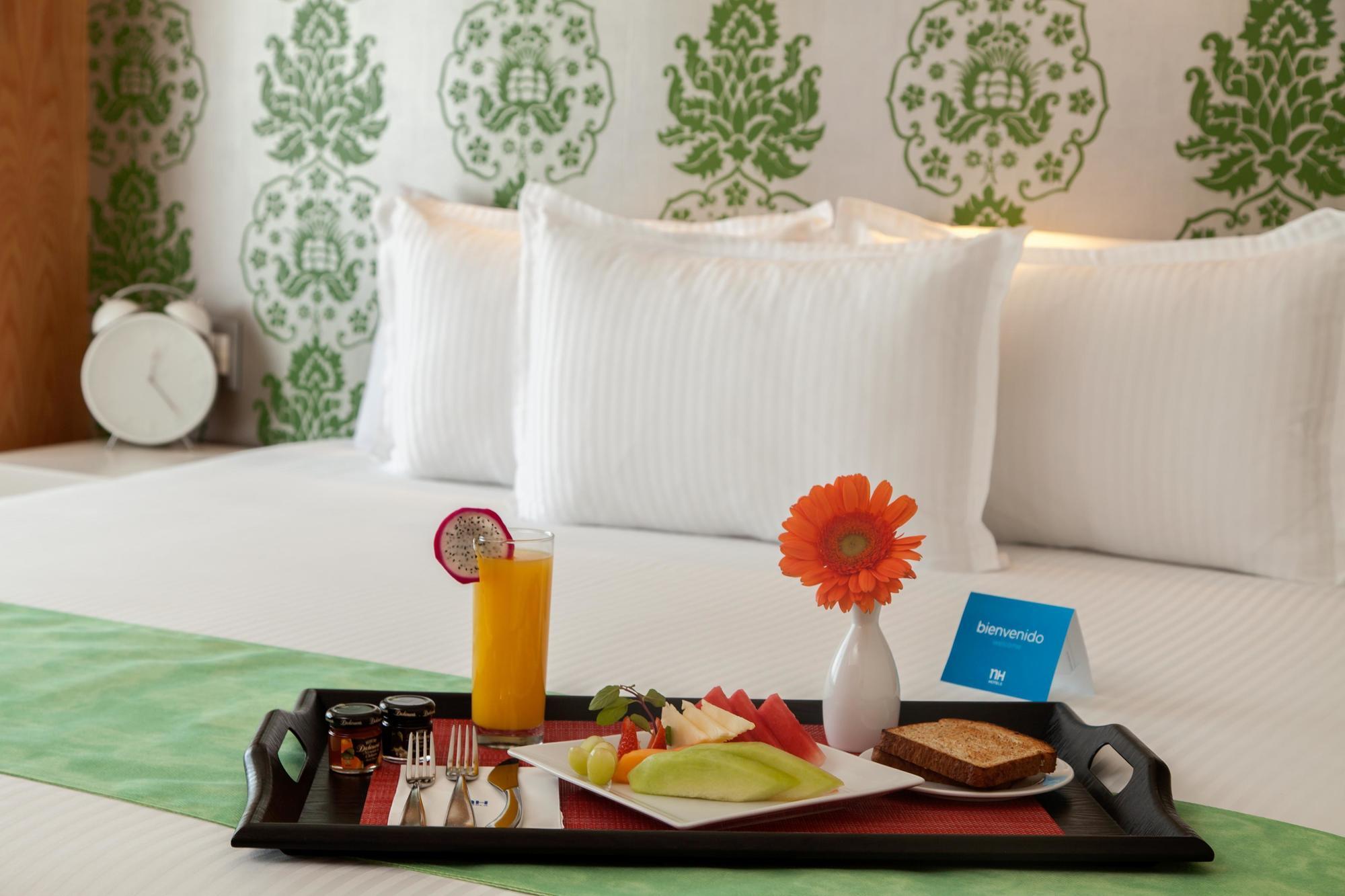 Nh Queretaro Hotel Екстериор снимка